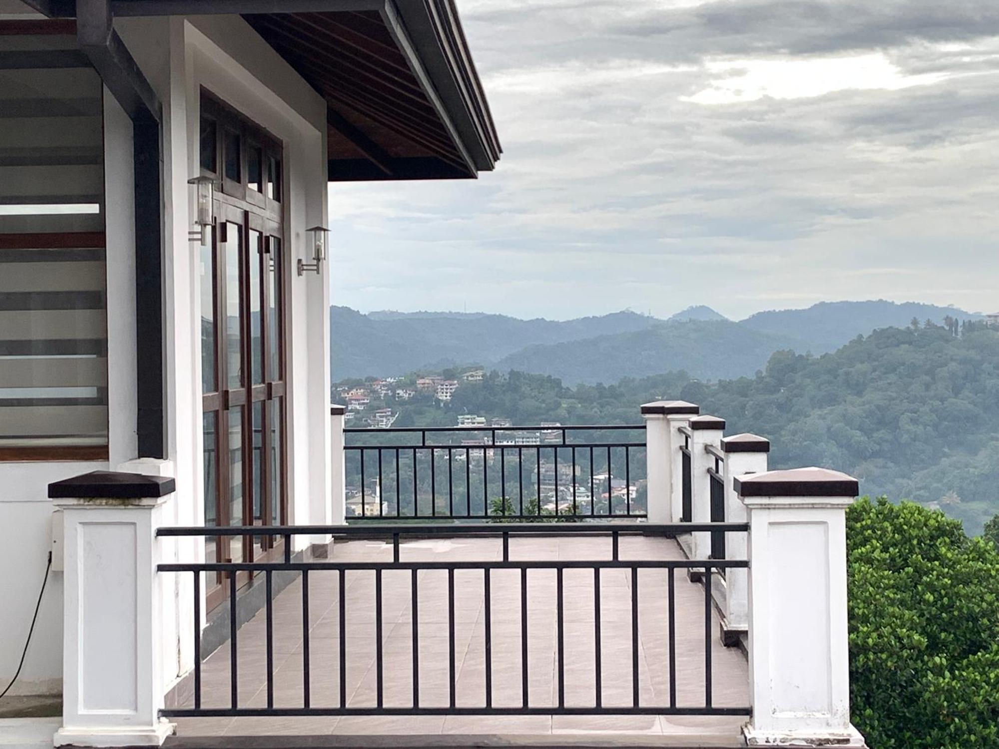 Golden King Residence - Free Pickup From Kandy Railway Station Екстериор снимка