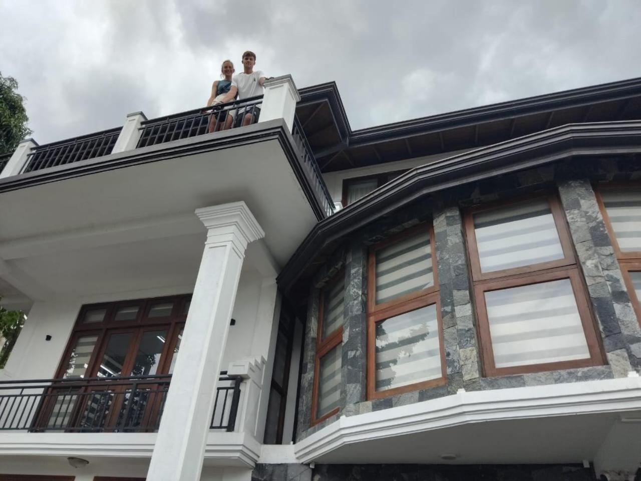 Golden King Residence - Free Pickup From Kandy Railway Station Екстериор снимка