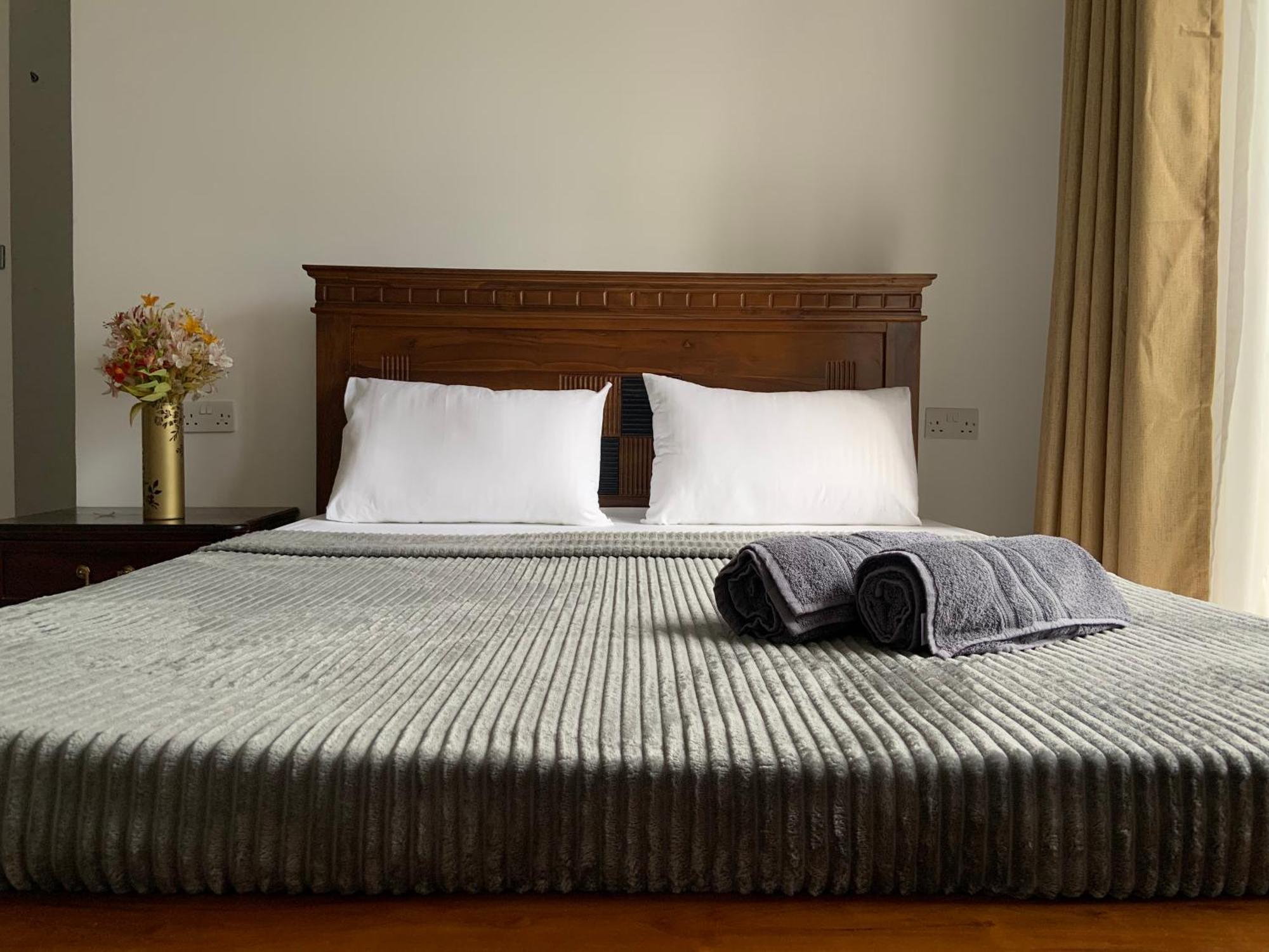 Golden King Residence - Free Pickup From Kandy Railway Station Екстериор снимка
