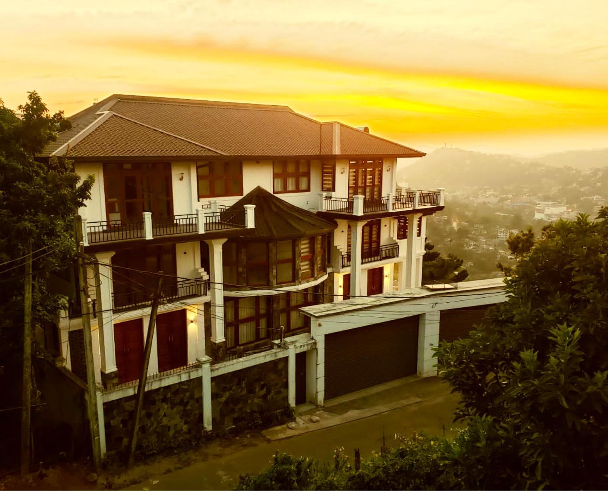 Golden King Residence - Free Pickup From Kandy Railway Station Екстериор снимка