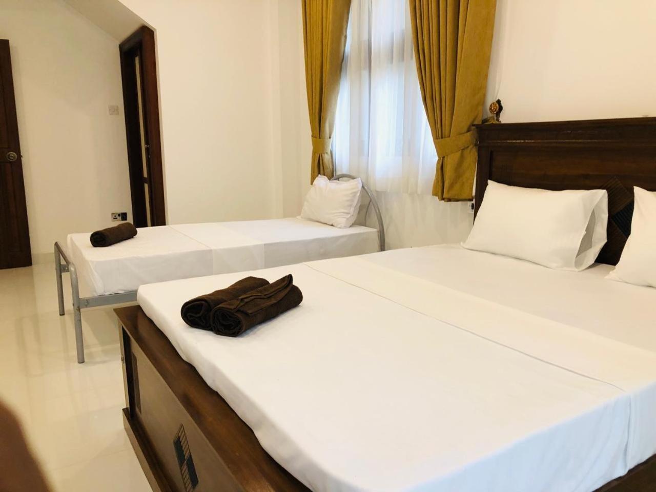 Golden King Residence - Free Pickup From Kandy Railway Station Екстериор снимка