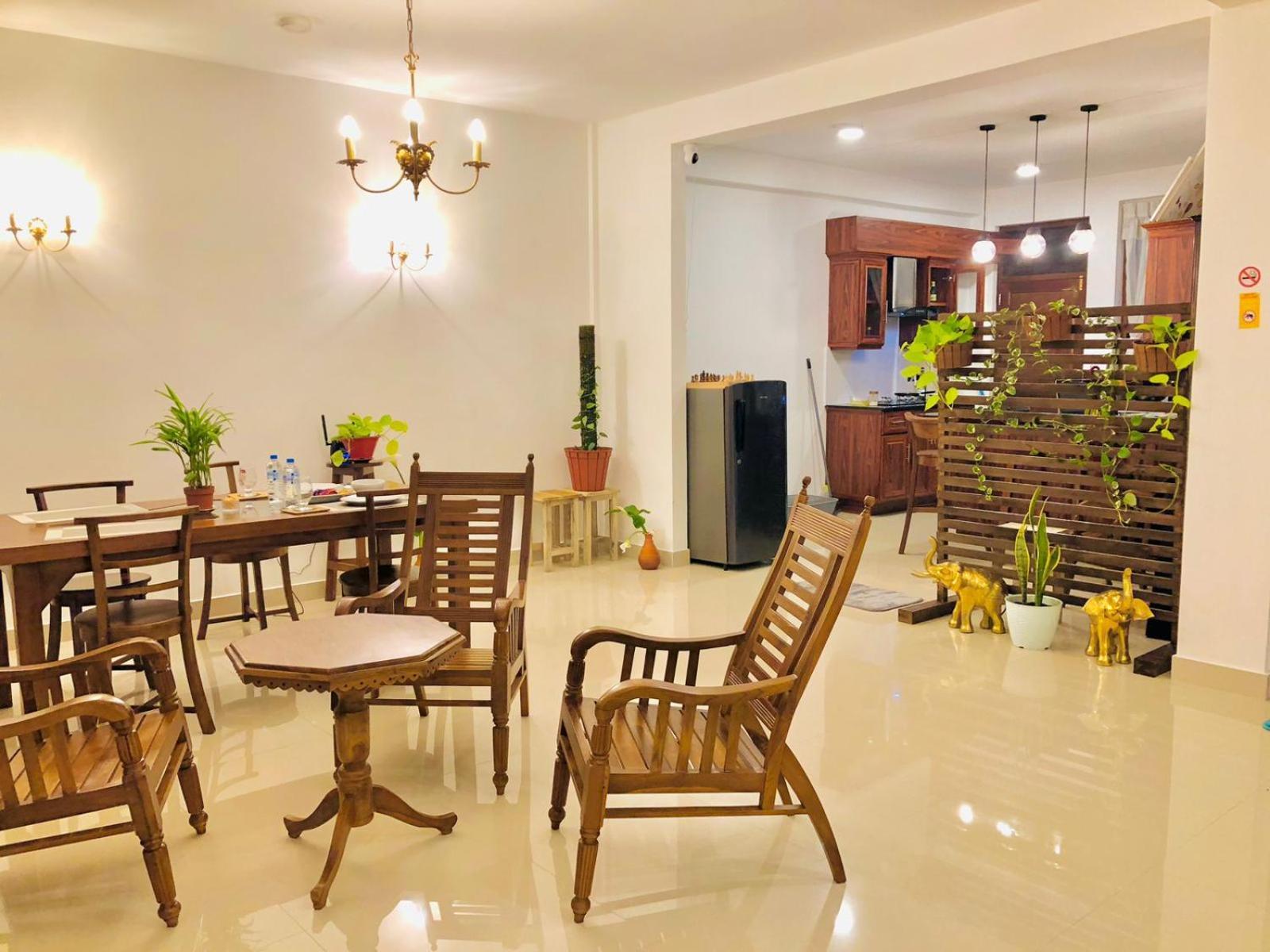 Golden King Residence - Free Pickup From Kandy Railway Station Екстериор снимка