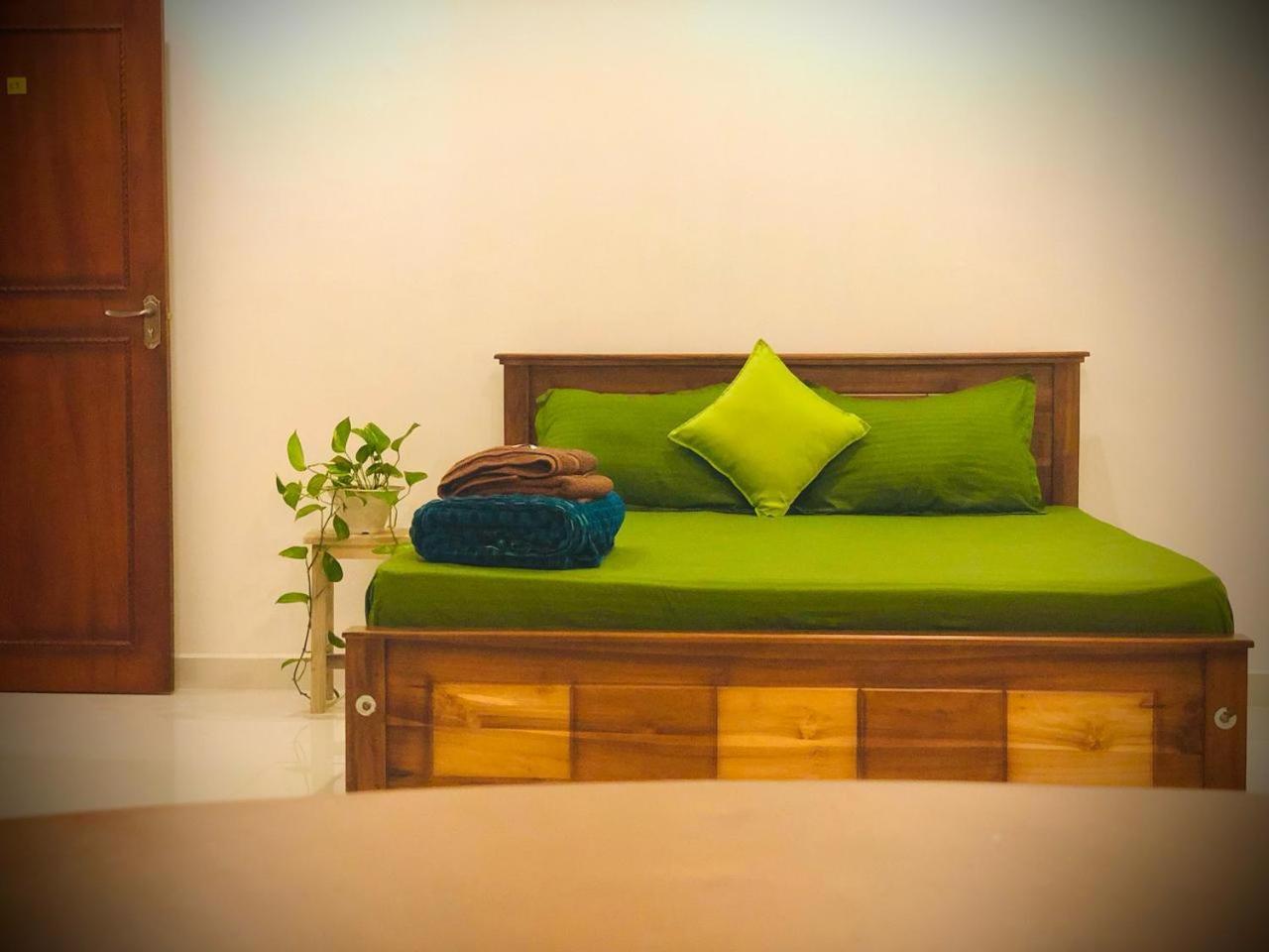 Golden King Residence - Free Pickup From Kandy Railway Station Стая снимка